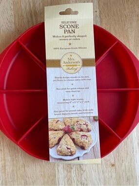 Mrs. Anderson's Baking European Grade Silicone 8 Scone Baking Pan